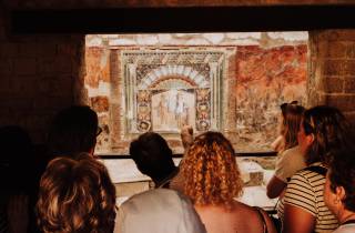 Von Neapel aus: Pompeji & Herculaneum mit einem Archäologen