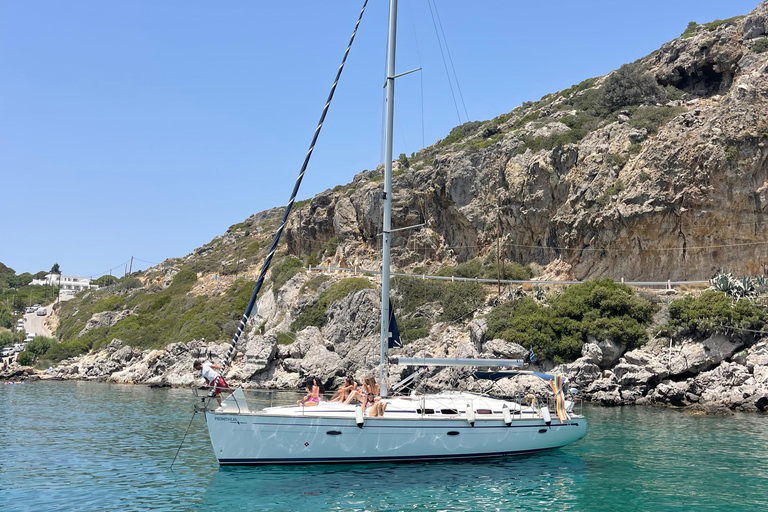 Rhodes : Excursion d&#039;une journée en bateau à voile avec déjeuner