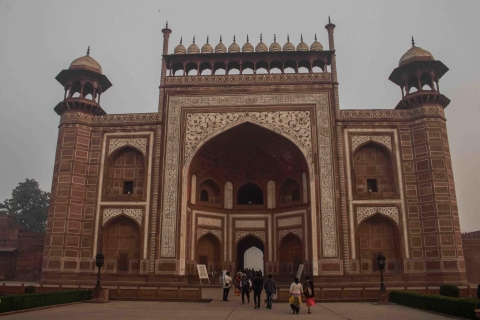 Z Delhi: Taj Mahal i Agra Fort Sunrise TourTylko samochód z kierowcą