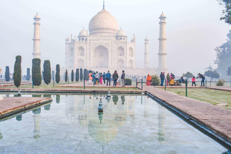 Desde Delhi: Visita al Taj Mahal y al Fuerte de Agra al AmanecerIncluye coche y entradas electrónicas a monumentos