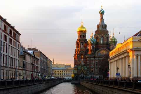 St. Petersburg: Historical Walking Tour and Metro Experience