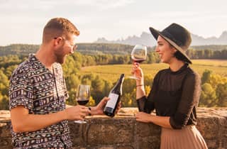 Ab Barcelona: Wein- & Tapas-Halbtagestour nach Montserrat