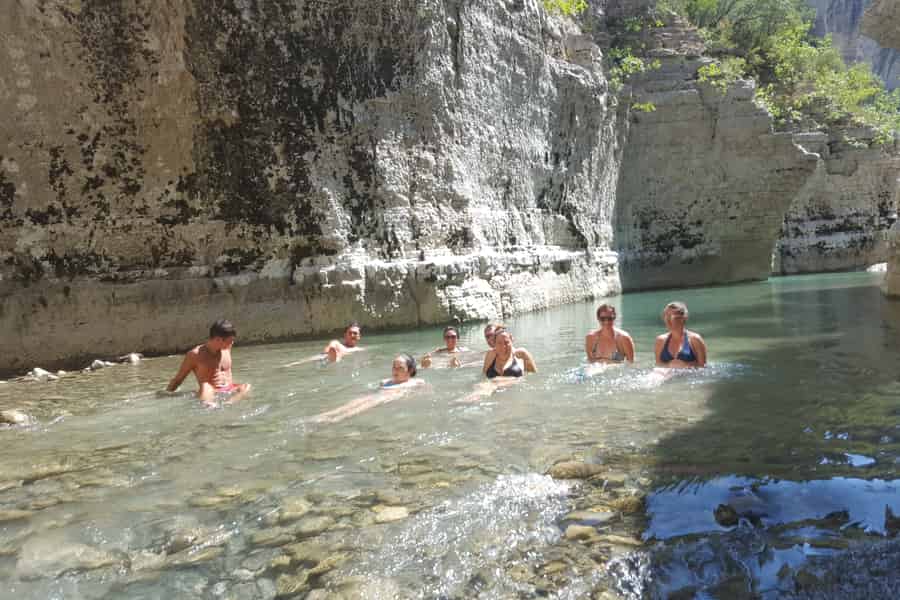 Berat: Osum-Schlucht und Bogove-Wasserfall-Tour. Foto: GetYourGuide