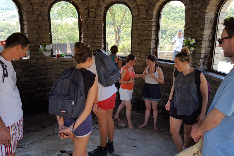 Berat: tour por el cañón de Osum y la cascada de BogoveBerat: Osumi Canyon Tour