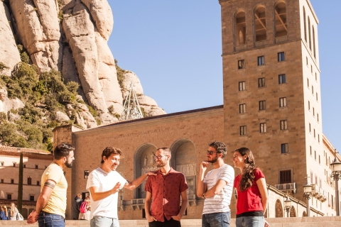 Desde Barcelona: tour de día en grupo a Montserrat con vinoDesde Barcelona: tour privado de 1 día a Montserrat con vino