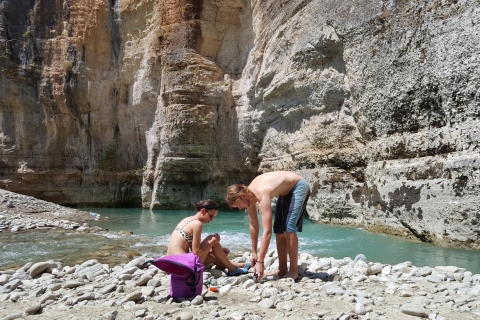 Berat: wycieczka do kanionu Osum i wodospadu BogoveBerat: Osumi Canyon Tour