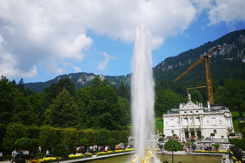 Monaco di Baviera: Escursione privata di un giorno a Neuschwanstein e al Castello di Linderhof