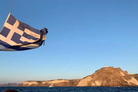 Santorini: Private 5-Hour Sunset Sailing Tour with Dinner