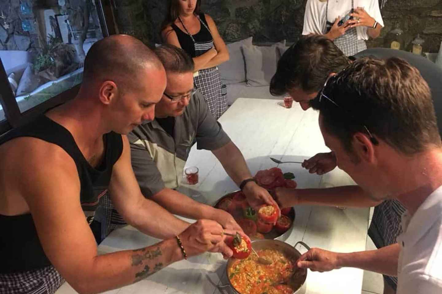 Mykonos: Cooking Class with Food and Wine
