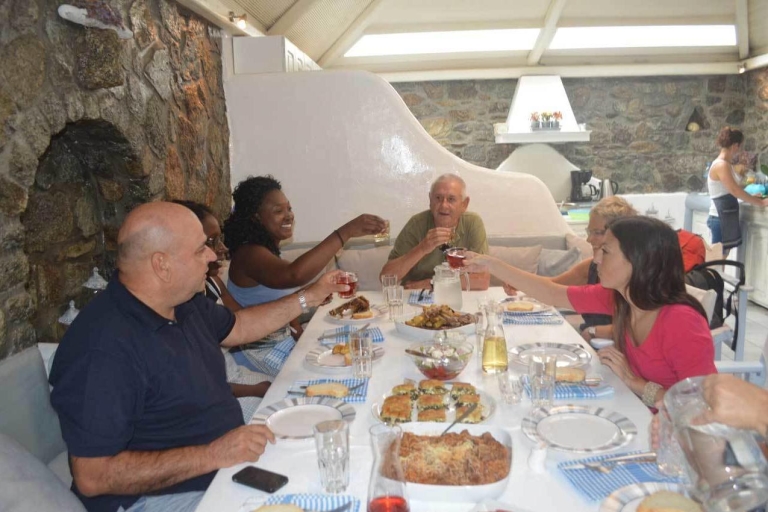Mykonos: tradycyjny lunch lub kolacja w Mykonian Spiti