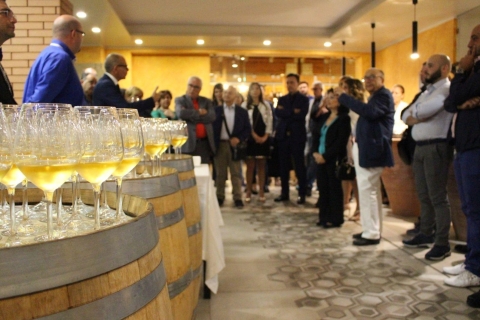 Visite privée du guide officiel de Pompéi et expérience dans les vignoblesBateau de croisière - Visite privée et vignoble de Pompéi