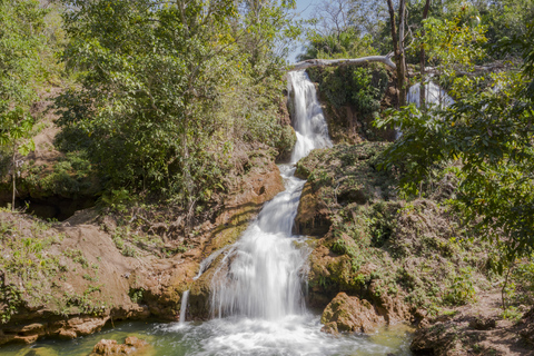 Bonito: Snorkeling, Waterfalls, & Grotto at Ceita Corê Farm Local Guided Tour in Portuguese
