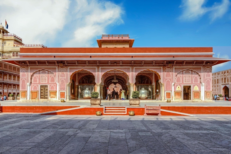 Private ganztägige Jaipur-Sightseeing-Tour mit dem Tuk-TukNur privates Tuk-Tuk - ohne Reiseleiter und Eintrittsgelder