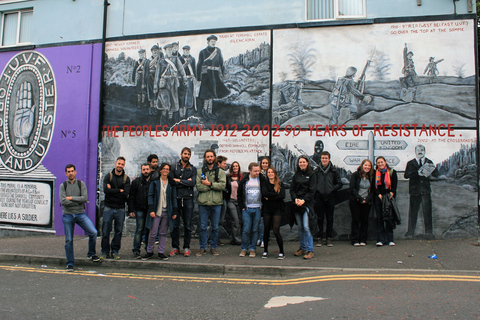 Belfast: 2.5-Hour Street Murals Tour in Spanish