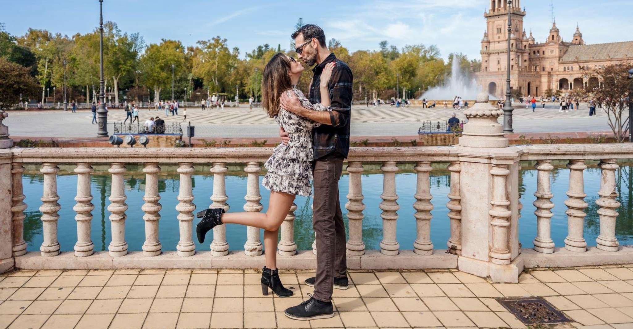 Sevilla, sesión de fotos profesional en Plaza de España - Hizvo