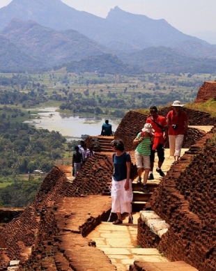 Sri Lanka, Culture, Facts & Travel
