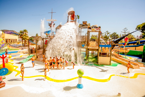 Barcelona: Illa Fantasia Water Park Day Ticket