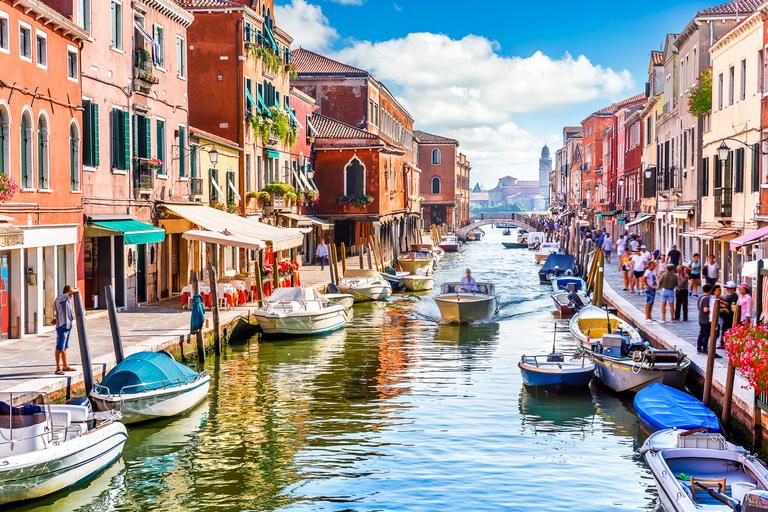 Venedig: Halvdagstur till lagunen Murano och BuranoMurano &amp; Burano Trip - Tågstationsområdets mötesplats