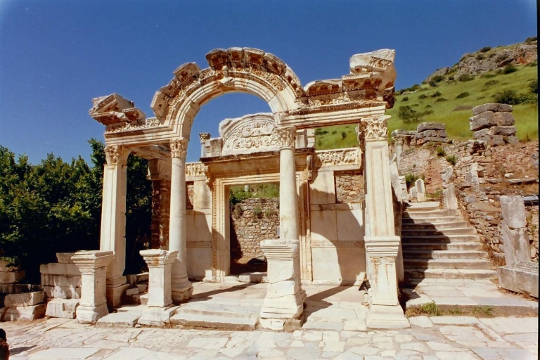 Kusadasi en Selcuk: Efeze-tour met het huis van de Maagd MariaKusadasi en Selcuk: Efeze Tour en Huis van de Maagd Maria