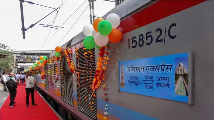 delhi sameday taj mahal trip with indias fastest train