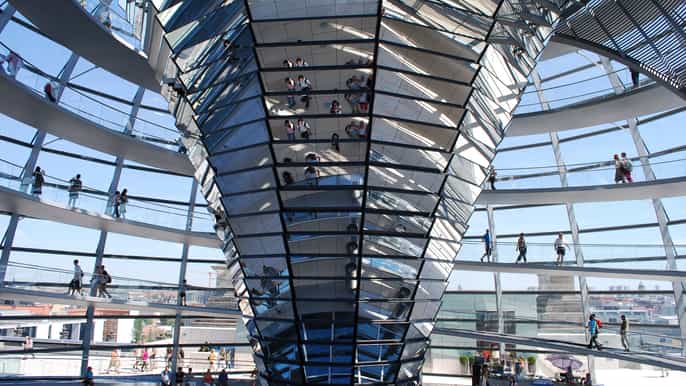 berlin reichstag and glass dome private tour