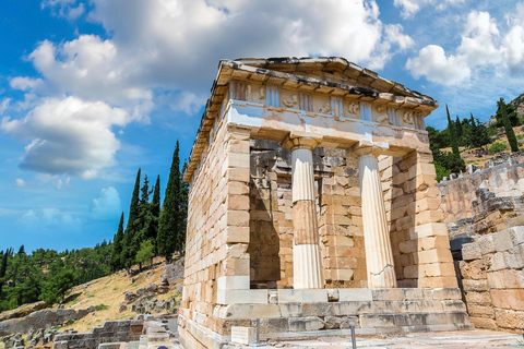 Delphi Guided Walking Tour and Admission Ticket Ticket and Tour in the Delphi Archaeological Site Only