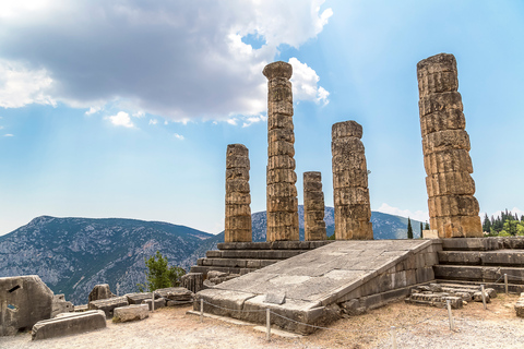 Delphi Guided Walking Tour and Admission Ticket Ticket and Tour in the Delphi Archaeological Site Only
