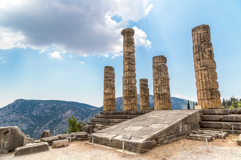Delphi Guided Walking Tour and Admission Ticket Ticket and Tour in the Delphi Archaeological Site Only