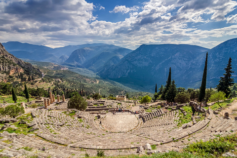 Delphi Guided Walking Tour and Admission Ticket Ticket and Tour in the Delphi Archaeological Site Only