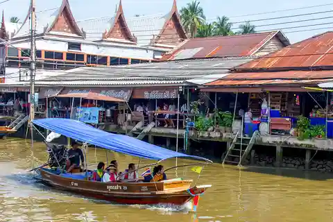 Bangkok: Aluguel de carro particular para o mercado flutuante de Amphawa