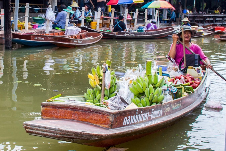 Bangkok: Prywatnym samochodem na pływający bazar AmphawaStandardowy pojazd – sedan lub van marki Toyota Commuter