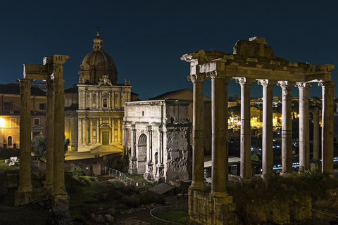 Roma: tour privado a pie nocturno