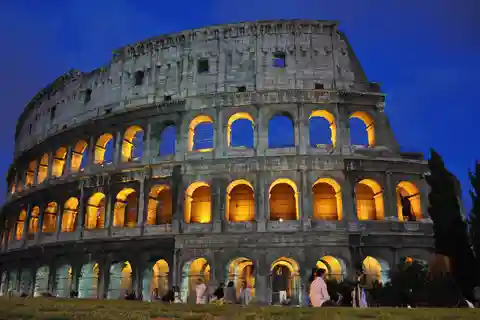 Roma: tour notturno privato a piedi