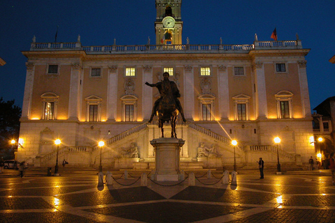 Roma: tour privado a pie nocturno