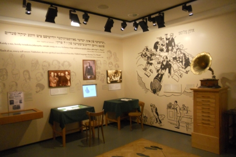 Varsovie: visite guidée privée du musée POLIN avec accès prioritaireVisite guidée privée de 2 heures