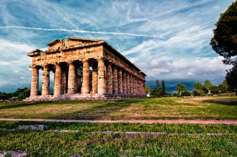 Paestum: Temples and Museum Tour with Archaeologist Guide