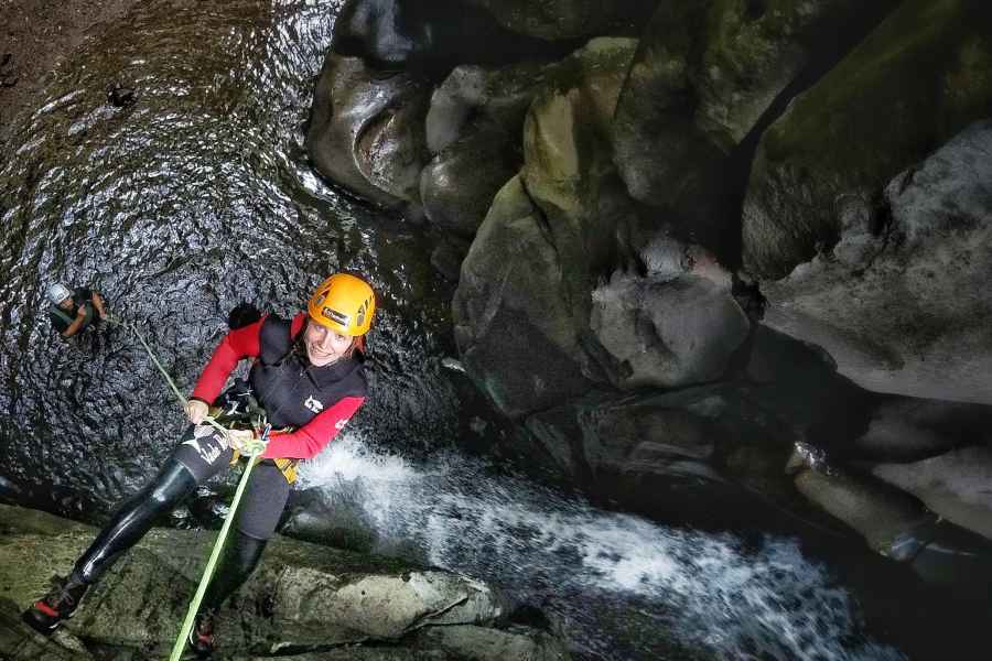 Azoren: Canyoning in Salto do Cabrito