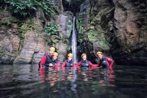 Azoren: Canyoning in Salto do CabritoHalve dag | Ochtendtour (met pick-up)