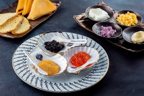 St. Petersburg: Caviar Tasting and Nevsky Prospect Tour
