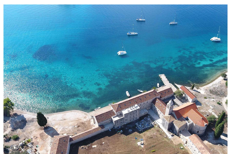 Korčula 3 ISLAND CATAMARAN TOUR Badija - Vrnik - Stupe