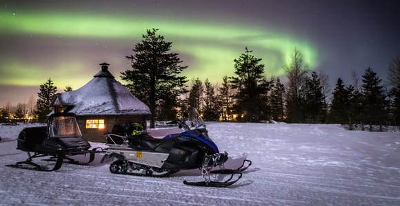 Rovaniemi: Aurora Borealis Snowmobile Safari with Campfire