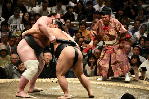 Tokio: Gran Torneo de Sumo1:00 p. m. con opción de cena Chanko-nabe (Silla C)