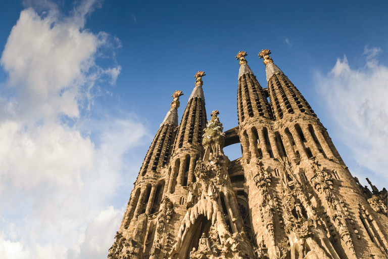 Barcelona: Sagrada Familia Skip The Line Insider Guided Tour Tour in Spanish (Monday)