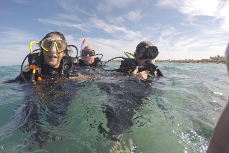 Depuis Hurghada: plongée à terre avec transferts depuis l'hôtelDepuis Hurghada: plongée sous-marine