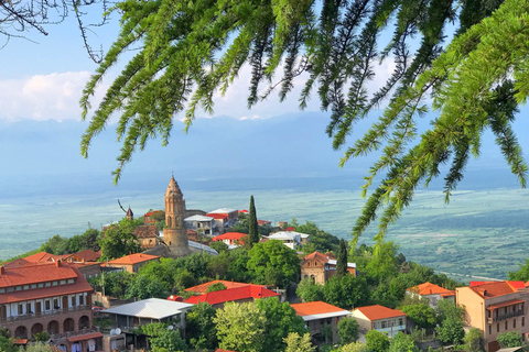 Tbilisi: Full-Day Kakheti &amp; Sighnaghi Tour with Wine TastingPrivate Tour with Hotel Pickup and Drop-off