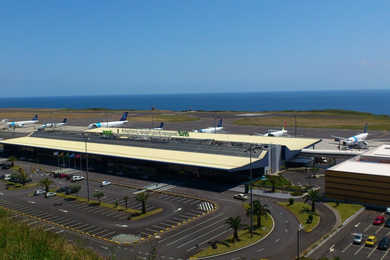 Azoren: privétransfer van het vliegveld naar Ponta Delgada