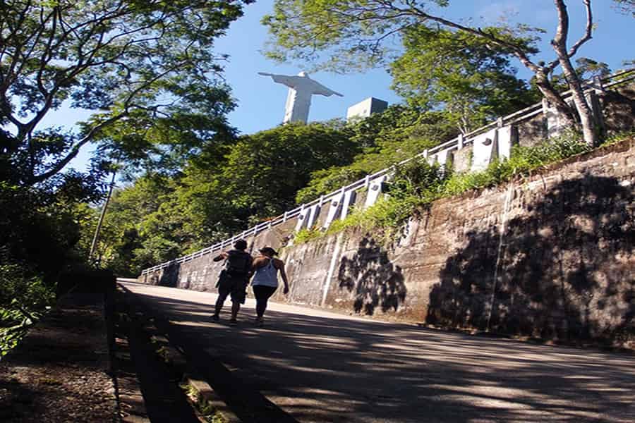 Rio de Janeiro: Geführte Wanderung zu Christus dem Erlöser. Foto: GetYourGuide Rio de Janeiro: Geführte Wanderung zu Christus dem Erlöser. Foto: GetYourGuide