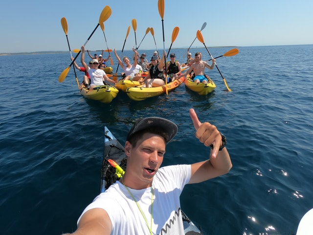Cape Kamenjak: Cave and Safari Experience door Kayak