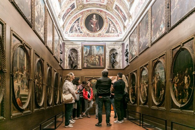 Visit Palazzo Vecchio Skip-the-Line Entry and Secret Passage Tour in Florence, Italy