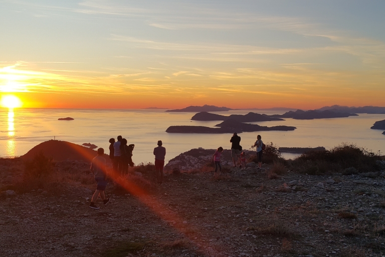 Dubrovnik : Tour panoramique au coucher du soleil avec un verre de vinExcursion au coucher du soleil au départ de Pile Gate